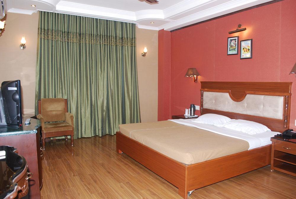 Diplomat Residency Hotel Bareilly Ngoại thất bức ảnh