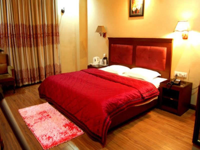 Diplomat Residency Hotel Bareilly Ngoại thất bức ảnh