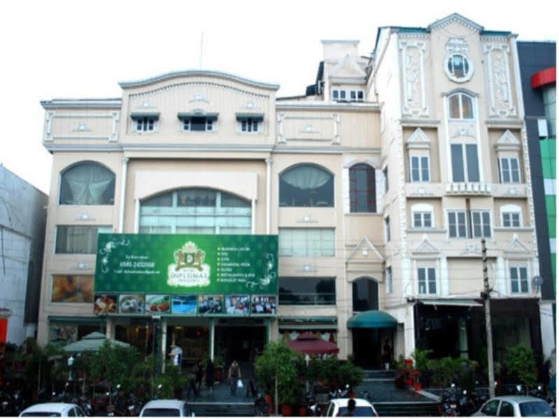 Diplomat Residency Hotel Bareilly Ngoại thất bức ảnh