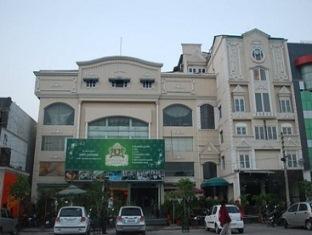 Diplomat Residency Hotel Bareilly Ngoại thất bức ảnh